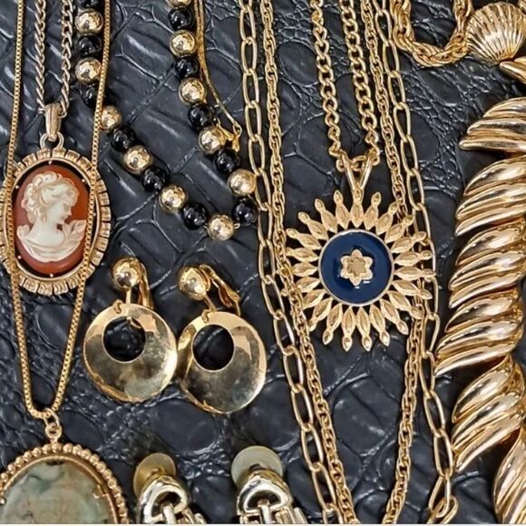 1 Lb Pound Unsearched Huge Lot Vtg 2 Now Jewelry WEARABLE Art Craft Treasure Fun - Picture 10 of 16